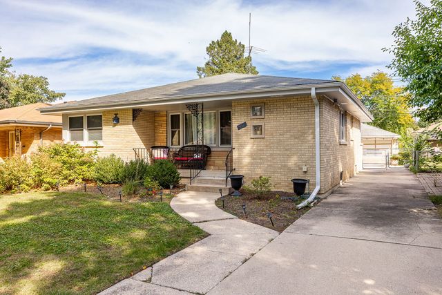 937 Robinhood Lane, La Grange Park, IL 60526