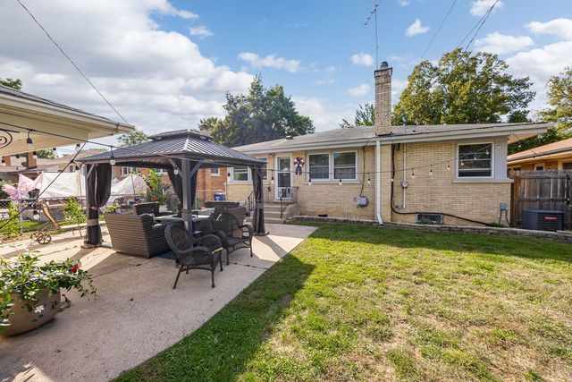 937 Robinhood Lane, La Grange Park, IL 60526