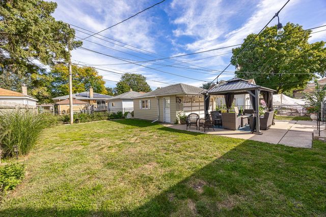 937 Robinhood Lane, La Grange Park, IL 60526