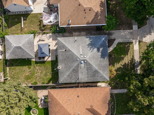 937 Robinhood Lane, La Grange Park, IL 60526