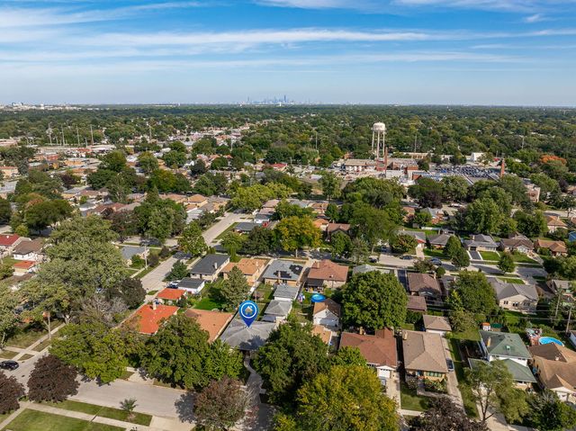 937 Robinhood Lane, La Grange Park, IL 60526