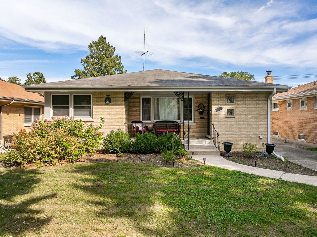 937 Robinhood Lane, La Grange Park, IL 60526