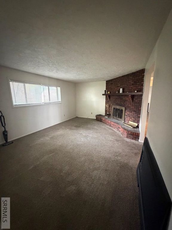 Image 10 of property listing at 801-803 S Skyline Drive, Idaho Falls, ID 83402