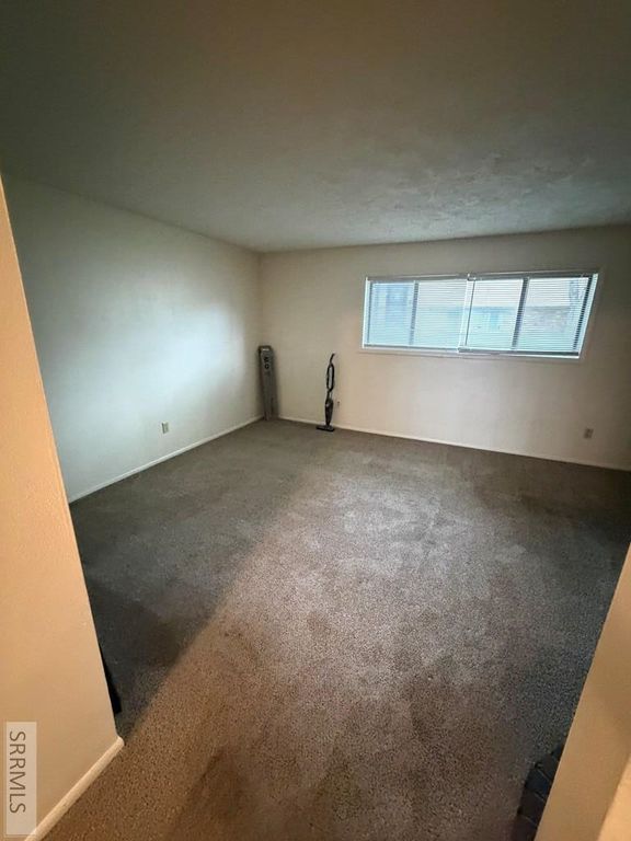 Image 15 of property listing at 801-803 S Skyline Drive, Idaho Falls, ID 83402