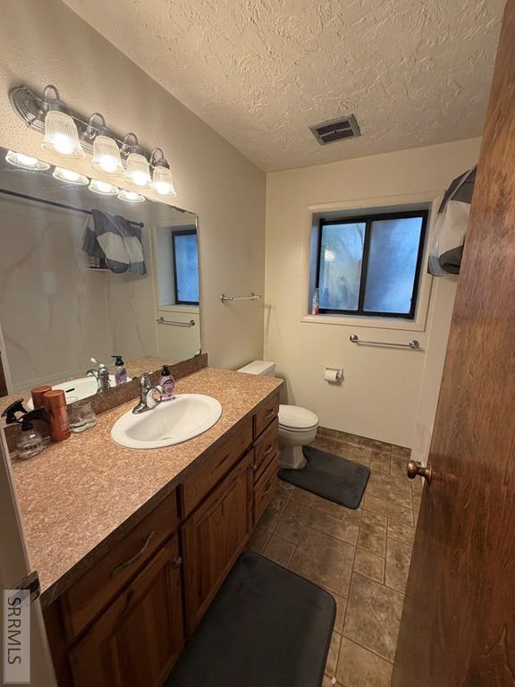 Image 16 of property listing at 801-803 S Skyline Drive, Idaho Falls, ID 83402