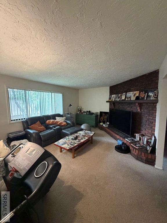 Image 20 of property listing at 801-803 S Skyline Drive, Idaho Falls, ID 83402