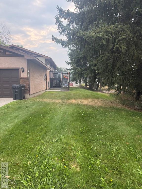 Image 3 of property listing at 801-803 S Skyline Drive, Idaho Falls, ID 83402
