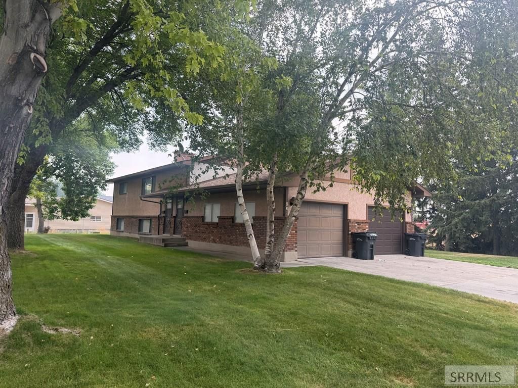 Image 6 of property listing at 801-803 S Skyline Drive, Idaho Falls, ID 83402