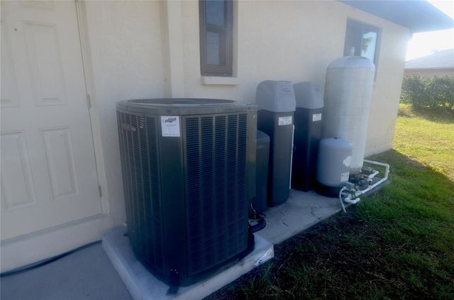 1379 EVEREST ROAD, Venice, FL 34293