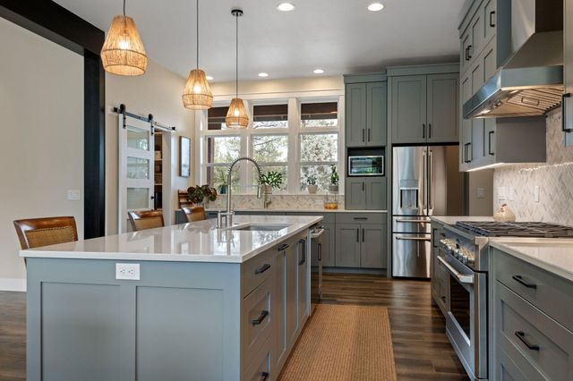 16055 Foothill Lane, Sisters, OR 97759