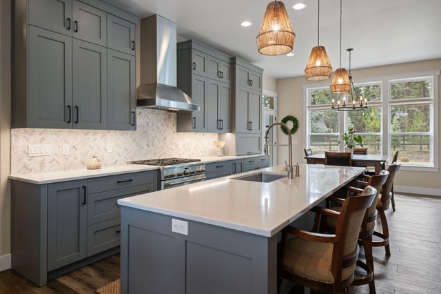 16055 Foothill Lane, Sisters, OR 97759