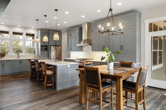 16055 Foothill Lane, Sisters, OR 97759