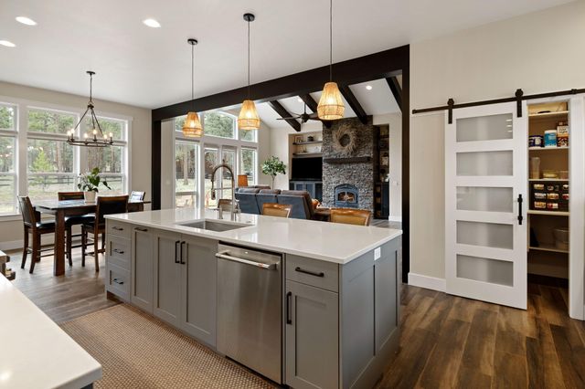 16055 Foothill Lane, Sisters, OR 97759