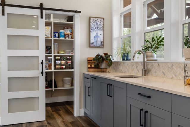 16055 Foothill Lane, Sisters, OR 97759