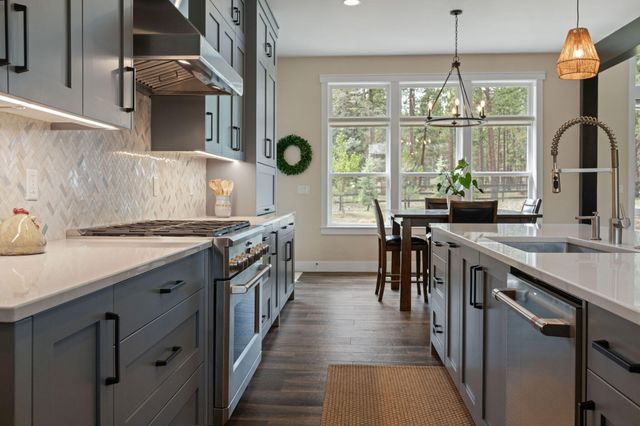 16055 Foothill Lane, Sisters, OR 97759