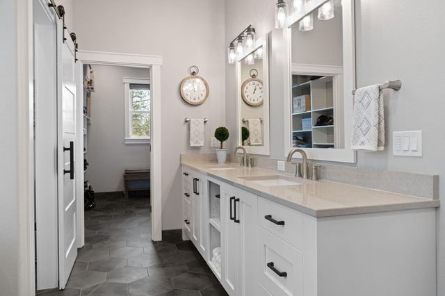 16055 Foothill Lane, Sisters, OR 97759