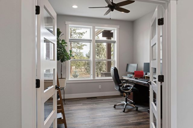 16055 Foothill Lane, Sisters, OR 97759