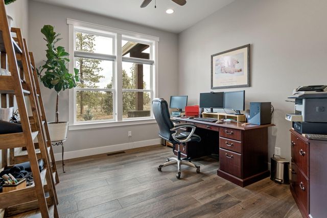 16055 Foothill Lane, Sisters, OR 97759