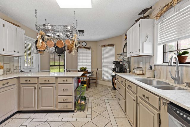 320 Tealwood, Longview, TX 75605