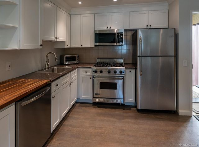 1810 121st Street 1-F, College Point, NY 11356