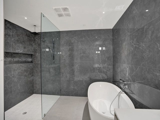 407 N Riverside 402, Pompano Beach, FL 33062