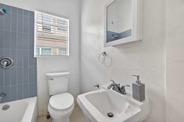 633 7TH AVENUE N, St Petersburg, FL 33701
