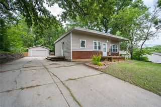 107 E Pleasant View Drive, Des Moines, IA 50315