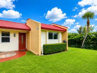 157 LAKE ANNE Drive, West Palm Beach, FL 33411