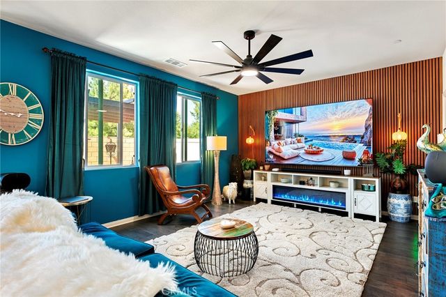 674 Hummingbird, San Jacinto, CA 92583
