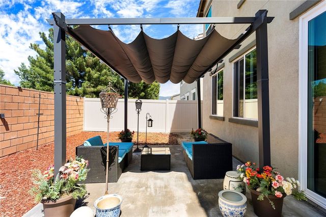 674 Hummingbird, San Jacinto, CA 92583