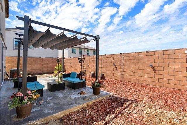 674 Hummingbird, San Jacinto, CA 92583