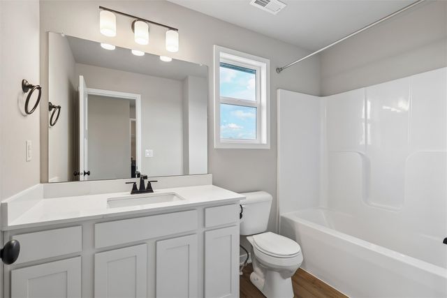 2612 NW Reinhart Drive, Ankeny, IA 50023