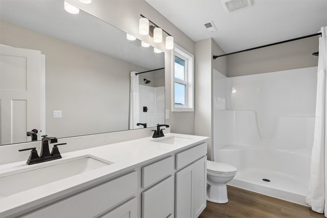 2612 NW Reinhart Drive, Ankeny, IA 50023