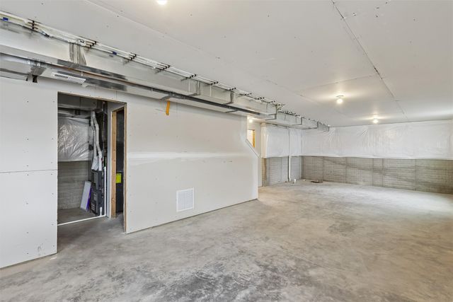 2612 NW Reinhart Drive, Ankeny, IA 50023