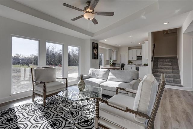 1816 Silverback Way, Pittsburg, KS 66762