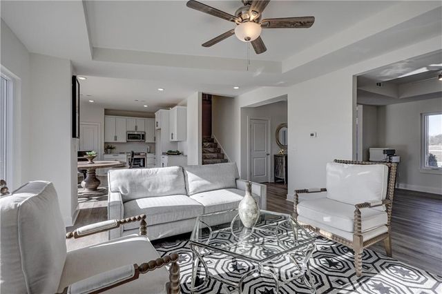 1816 Silverback Way, Pittsburg, KS 66762