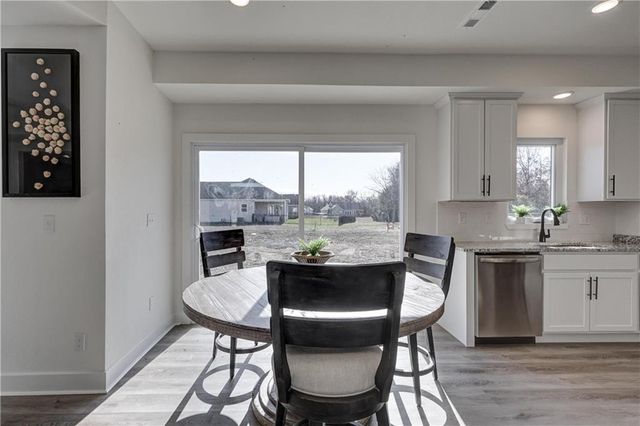 1816 Silverback Way, Pittsburg, KS 66762