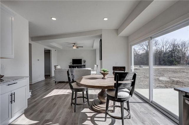 1816 Silverback Way, Pittsburg, KS 66762