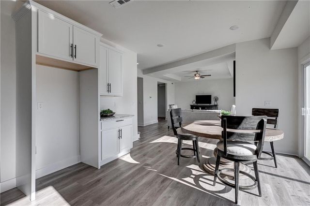 1816 Silverback Way, Pittsburg, KS 66762