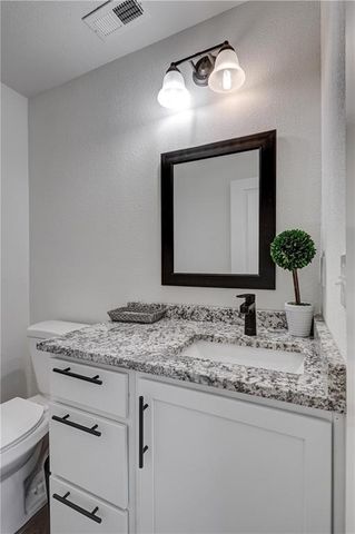 1816 Silverback Way, Pittsburg, KS 66762