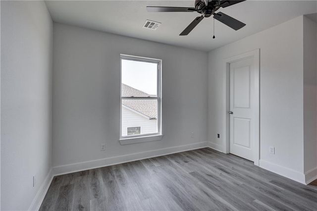 1816 Silverback Way, Pittsburg, KS 66762