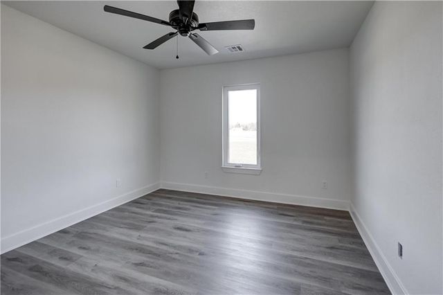 1816 Silverback Way, Pittsburg, KS 66762