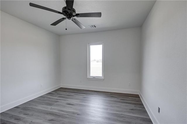 1816 Silverback Way, Pittsburg, KS 66762