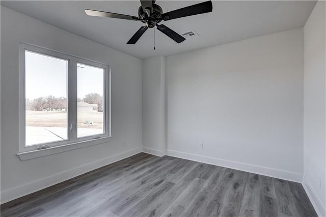 1816 Silverback Way, Pittsburg, KS 66762