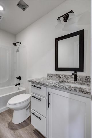 1816 Silverback Way, Pittsburg, KS 66762