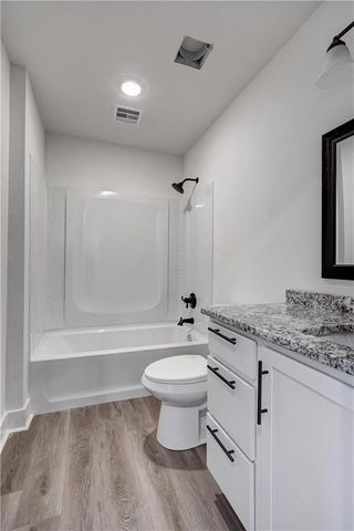 1816 Silverback Way, Pittsburg, KS 66762