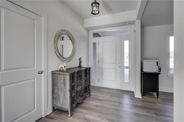 1816 Silverback Way, Pittsburg, KS 66762