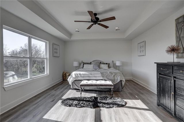 1816 Silverback Way, Pittsburg, KS 66762