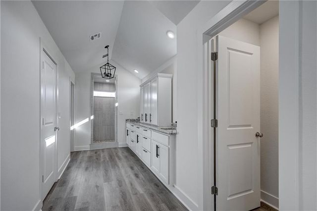 1816 Silverback Way, Pittsburg, KS 66762