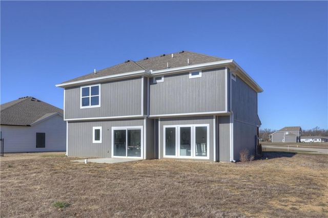 1816 Silverback Way, Pittsburg, KS 66762